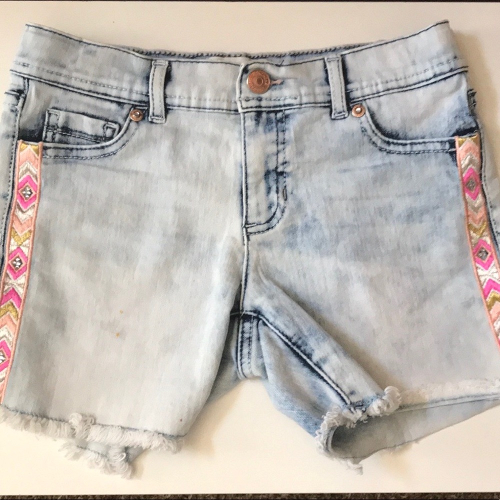 Girls light washed shorts